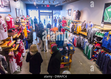 Die NBA Store auf der Fifth Avenue in New York Stockfoto