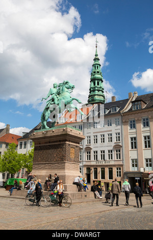 Højbro Plads in Kopenhagen mit einer Reiterstatue von Absalon Stockfoto