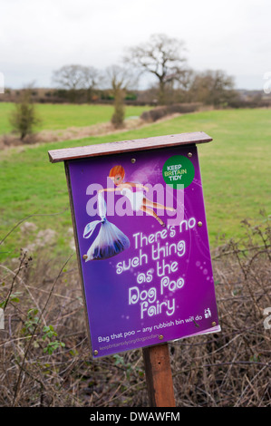 Anti-Hund verfolgen fouling anmelden Sustrans Route 55 Zyklus und Reiten, Gnosall, Staffordshire, UK Stockfoto