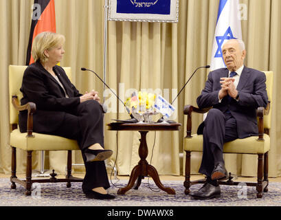 Jerusalem, Israel. 5. März 2014. Treffen Sie Israels Präsident Shimon Peres und der Premier von Nordrhein-Westfalen, Hannelore Kraft, für Gespräche im Präsidentenpalast in Jerusalem, Israel, 5. März 2014. Foto: Dpa/Roberto Pfeil/Alamy Live News Stockfoto