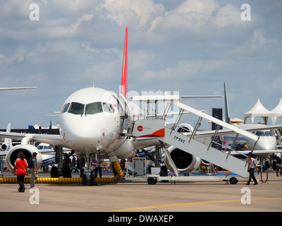 Indonesische Sky Aviation Sukhoi Superjet 100 geparkt auf der Singapore Airshow 2014 für Fachbesucher Stockfoto