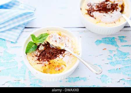 Zitrone-Pudding mit Schokolade, Essen Nahaufnahme Stockfoto