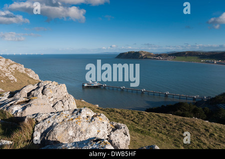 Blick von der Great Orme Llandudno Blick in Richtung Llandudno Pier und Llandudno Bay Stockfoto