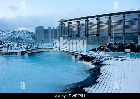 Schnee und Eis im blue Lagoon Spa Reykjavik Island Stockfoto