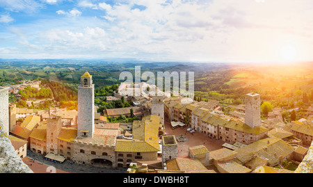 Italien, Toskana, San Gimignano, Blick zur Stadt Stockfoto