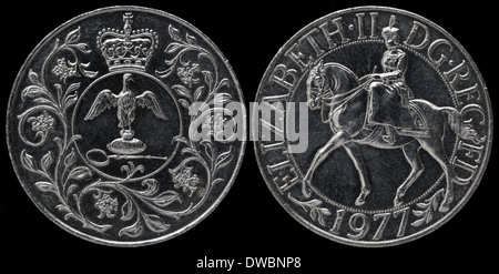 25 neue Pence-Münze, silbernes Jubiläum der Herrschaft von Königin Elizabeth II., UK, 1977 Stockfoto