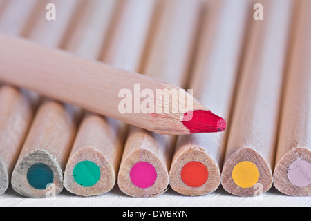 Reihe von Farbstiften, Makro Stockfoto