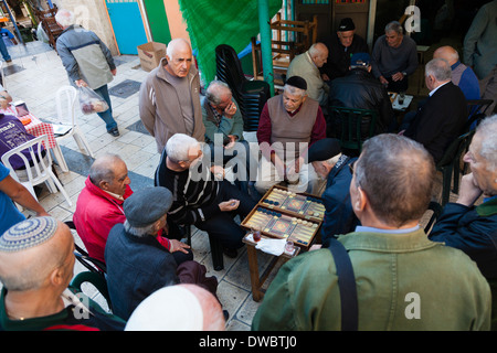 Backgammon-Spiel in Jerusalem Stockfoto
