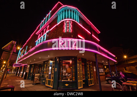 Der Ritz Kino, High Street, Lincoln, Lincolnshire. 1937 erbaut ist das Kino Art-Déco-Stil ein Schatz zu sehen. Stockfoto