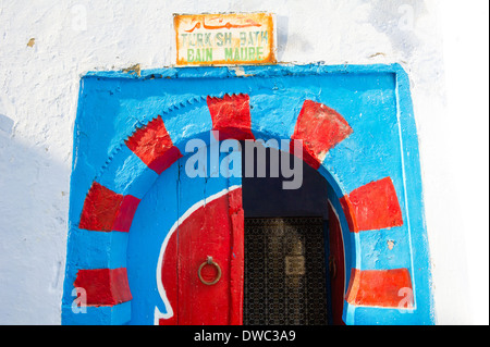 Nordafrika, Tunesien, Cap Bon, Hammamet. Traditionelle Medina Tür. Detail. Stockfoto