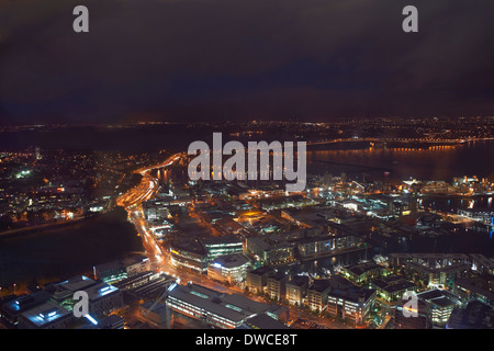 Erhöhte Ansicht von Auckland bei Nacht, New Zealand Stockfoto