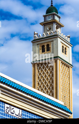 Nordafrika. Tunesien, Cap Bon, Nabeul. Minarett der Moschee. Stockfoto