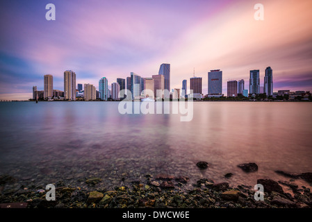 Miami, Florida, USA Skyline Innenstadt im Morgengrauen. Stockfoto