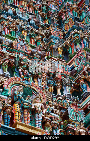 Kali-Bild. Skulpturen auf Hindu Tempel Gopura (Turm). Menakshi Tempel, Madurai, Tamil Nadu, Indien Stockfoto