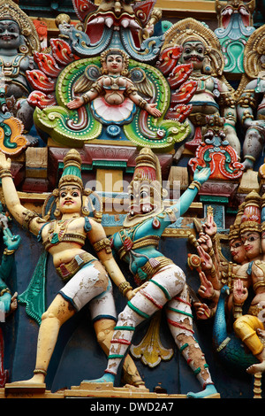 Kali-Bild. Skulpturen auf Hindu Tempel Gopura (Turm). Menakshi Tempel, Madurai, Tamil Nadu, Indien Stockfoto