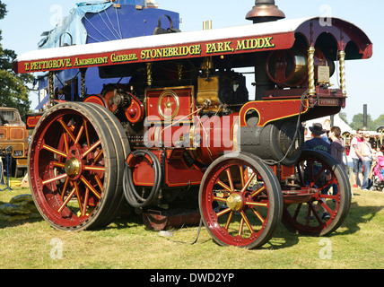 1920-Dampftraktor von William Foster von Lincoln gebaut namens Victorious die eine Showmans Straße Lokomotive Nr. 14501 Stockfoto