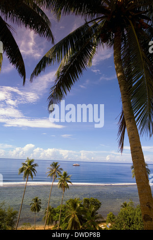 Der australische Expedition Kreuzer Orion liegt vor Anker aus Ghizo Island, Salomonen, South Pacific Stockfoto