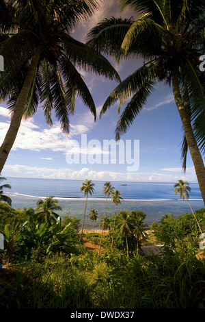 Der australische Expedition Kreuzer Orion liegt vor Anker aus Ghizo Island, Salomonen, South Pacific Stockfoto