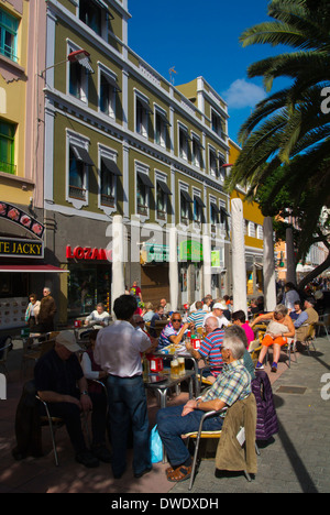 Restaurant-Terrassen, Parque Santa Catalina Park Square, Las Palmas de Gran Canaria, Kanarische Inseln, Spanien, Europa Stockfoto