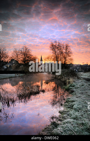 März Sonnenaufgang über Malmesbury Stockfoto