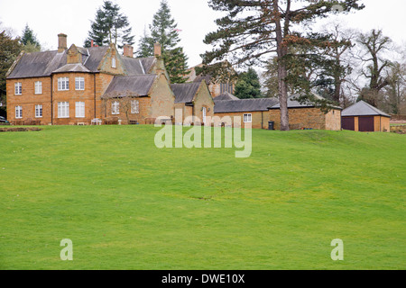 Haus im Dorf der unteren Harlestone Northamptonshire Stockfoto