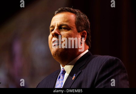 National Harbor, Maryland, USA. 6. März 2014. Gouverneur Chris Christie von New Jersey spricht auf CPAC. Stockfoto