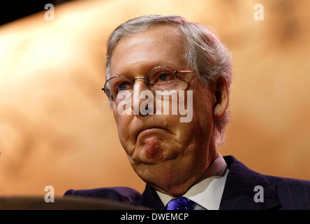 National Harbor, Maryland, USA. 6. März 2014. Republikanischen Senat Minderheitenführer Mitch McConnell von Kentucky spricht auf CPAC. Stockfoto