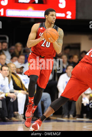 5. März 2014: Louisville Cardinals weiterleiten Wayne Blackshear #20 bei einer NCAA Basketball-Spiel zwischen der University of Louisville Cardinals und die Southern Methodist University Mustangs im Moody Coliseum in Dallas, TX Louisville besiegte Southern Methodist 84-71 Stockfoto