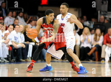5. März 2014: Louisville Cardinals weiterleiten Wayne Blackshear #20 bei einer NCAA Basketball-Spiel zwischen der University of Louisville Cardinals und die Southern Methodist University Mustangs im Moody Coliseum in Dallas, TX Louisville besiegte Southern Methodist 84-71 Stockfoto