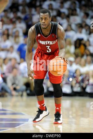 5. März 2014: Louisville Cardinals Guard Chris Jones #3 erzielte 21 Punkte bei einer NCAA Basketball-Spiel zwischen der University of Louisville Cardinals und die Southern Methodist University Mustangs im Moody Coliseum in Dallas, TX Louisville besiegte Southern Methodist 84-71 Stockfoto