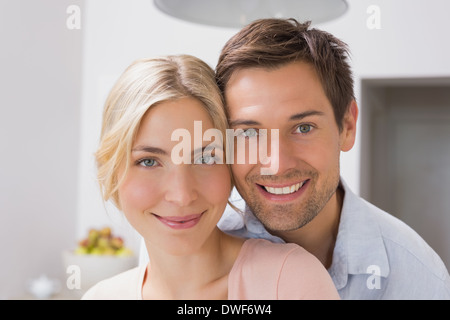 Eine glückliche junge Liebespaar in Nahaufnahme Stockfoto