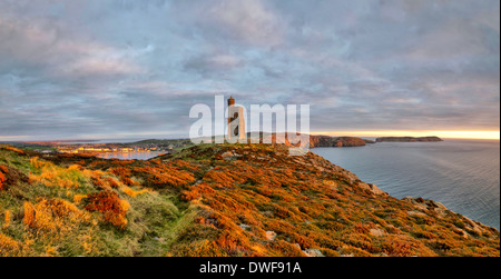 Panorama der südlich der Isle Of Man mit Milner Turm. Port Erin auf der rechten Seite und Kalb der Mann auf der linken Seite. Ruhige Szene Stockfoto