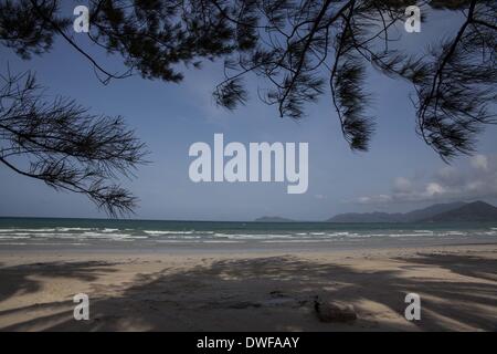 20. Februar 2014 - ANAMBAS-Inseln, Indonesien - 7. März 2014: Ein Blick auf Padang Melang Strand von Anambas-Inseln in Indonesien. Die Anambas-Inseln liegen zwischen Singapur und die Natuna-Inseln im Südchinesischen Meer, Anambas war einer von Asiens Top fünf tropische Inselparadiese wählen. (Kredit-Bild: © Sijori Images/ZUMAPRESS.com) Stockfoto