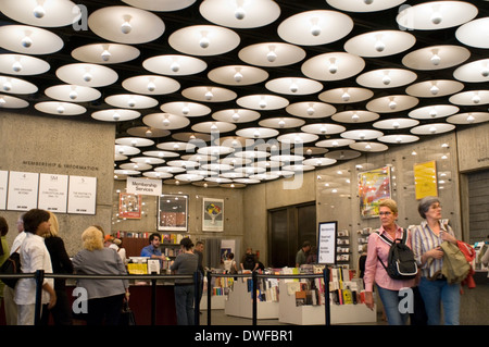 Whitney Museum of American Art www.whitney.org. 945 Madison Avenue Ecke des 75th Street Telefon 212-570-3600 Stockfoto