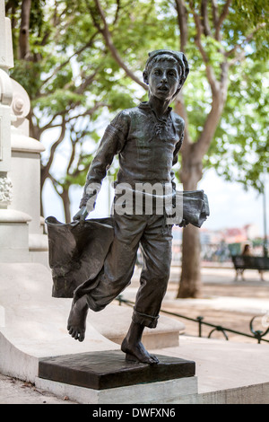 Paperboy Statue Lissabon Portugal von António Augusto da Costa Motta Stockfoto