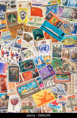 Briefmarken der Welt - sammeln von Briefmarken und Philatelie Stockfoto