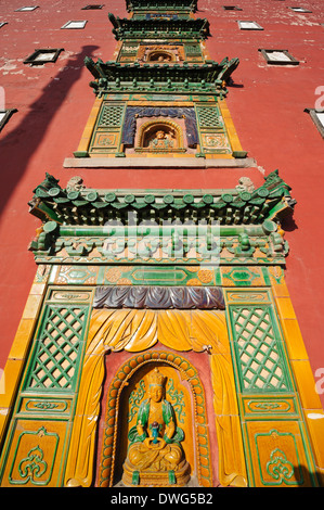 Bunt verglasten Fenstern. Putuo Zongcheng Tempel. Der rote Palast. Provinz Hebei, Chengde, China. Stockfoto