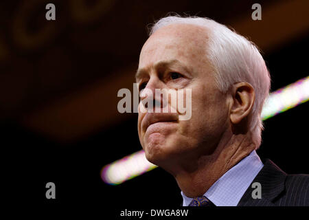 National Harbor, Maryland, USA. 7. März 2014. Texanischen Senator John Corryn spricht bei einer Adresse Delegierten bei konservativen politischen Aktion Konferenz (CPAC). Alamy/Trevor Collens. Stockfoto