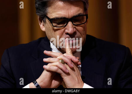 National Harbor, Maryland, USA. 7. März 2014. Texanischer Gouverneur Rick Perry abgebildet bei konservativen politischen Aktion Konferenz (CPAC). Alamy/Trevor Collens. Stockfoto