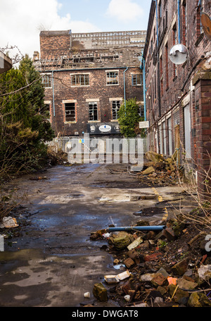 Bestandteil der ursprünglichen Royal Doulton Fabrik der ehemaligen Royal Doulton wird abgerissen. Nile Street Burslem schüren Stockfoto