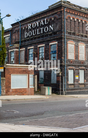 Bestandteil der ursprünglichen Royal Doulton Fabrik der ehemaligen Royal Doulton wird abgerissen. Nile Street Burslem schüren Stockfoto