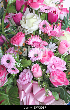 Schöner Blumenstrauß für die besondere Gelegenheit bereit. Stockfoto