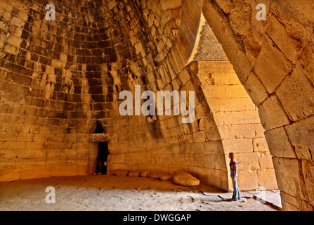 Innerhalb des "Schatzhaus des Atreus", antiken Mykene (Mykines), Argolis (Argolis), Peloponnes, Griechenland. Stockfoto