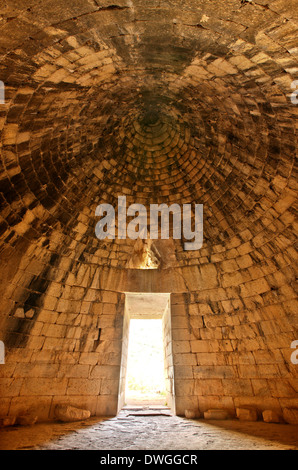 Innerhalb des "Schatzhaus des Atreus", antiken Mykene (Mykines), Argolis (Argolis), Peloponnes, Griechenland. Stockfoto