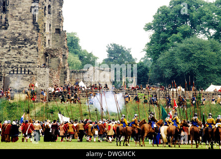 Englisch Civil Krieges Belagerung, Ashby De La Zouch, Leicestershire, Reenactment, Soldaten Soldat Schlacht Schlachten Kavallerie Pferde 17. Jahrhundert England UK Stockfoto