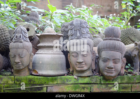 Antike Buddha-Köpfe Stockfoto