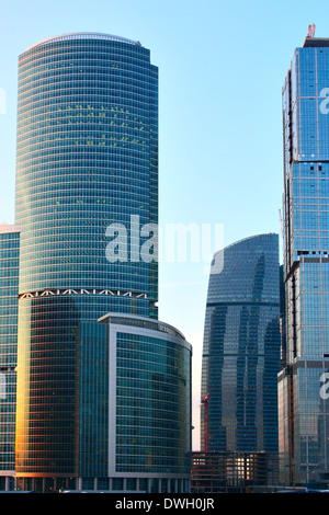 Blick auf Gebäude-modernes Business-Center Stockfoto