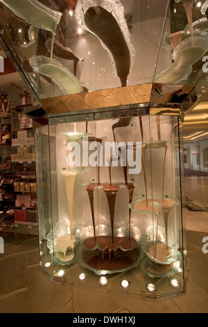 Zurückgreifen, Schokoladenbrunnen, Jean-Philippe Patisserie, Bellagio, Las Vegas, Nevada, USA Stockfoto