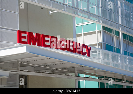 Rettungszeichen außerhalb der University of California in San Diego (UCSD) Medical Center Emergency Room, San Diego, Kalifornien USA Stockfoto