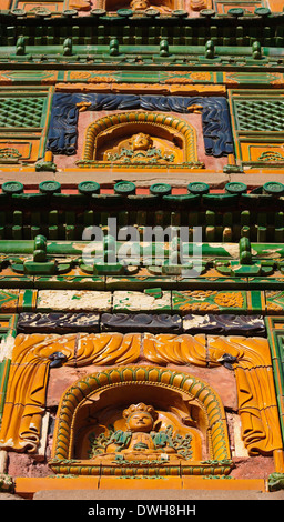 Bunt verglasten Fenstern. Putuo Zongcheng Tempel. Der rote Palast. Provinz Hebei, Chengde, China. Stockfoto